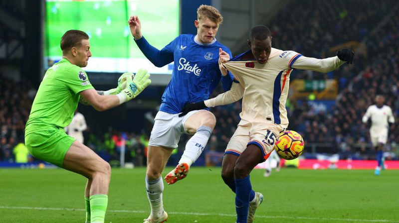 pickford-toi-nghi-cac-tien-dao-cua-chelsea-khong-co-duoc-phong-do-tot